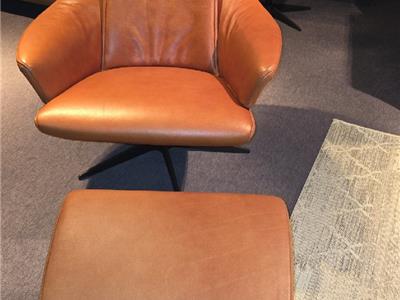 Lederland ROTTERDAM Showroommodel Guersney  relax  gasveer en voetenbank